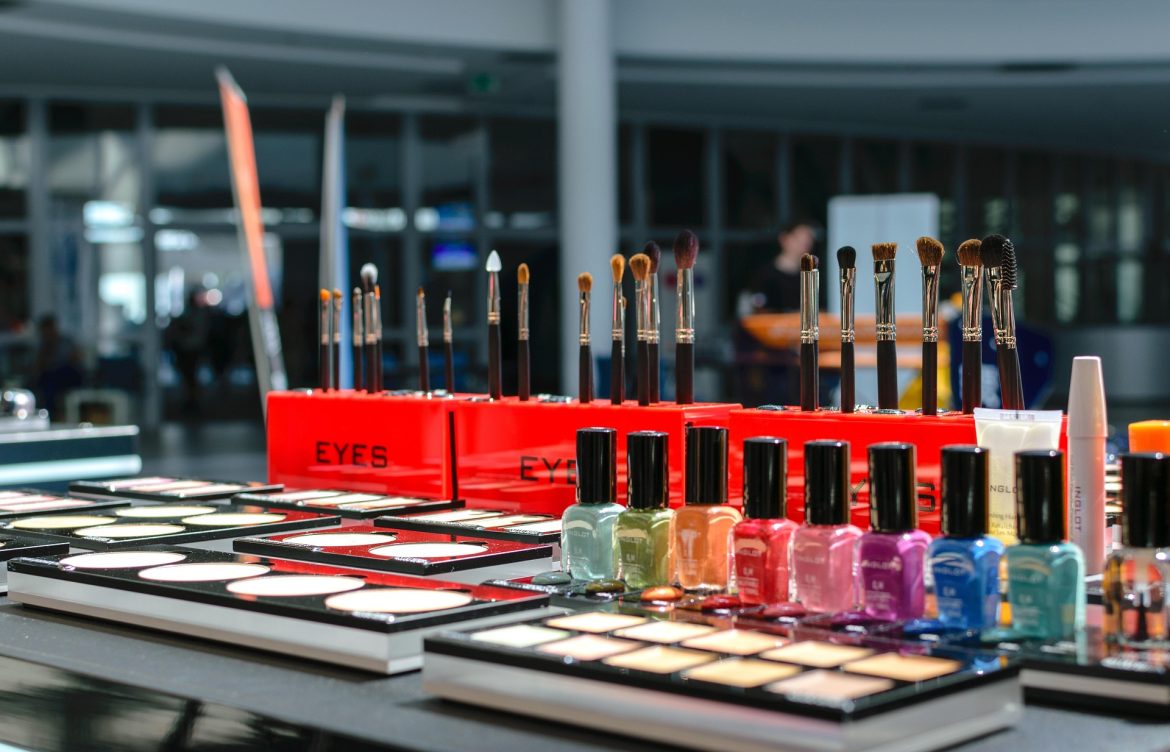Beauty Tips in Lahore: Expert Hair, Makeup & Skincare | Artisan Salon